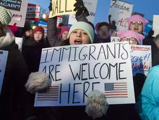 nearly900refugeestoenterusdespiteban